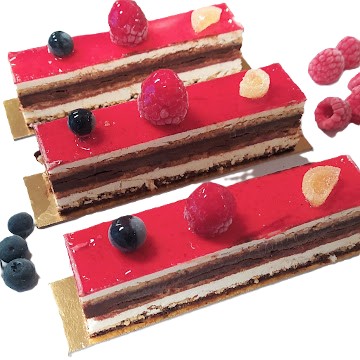 Pastel de limón, frambuesa y chocolate. Sin gluten